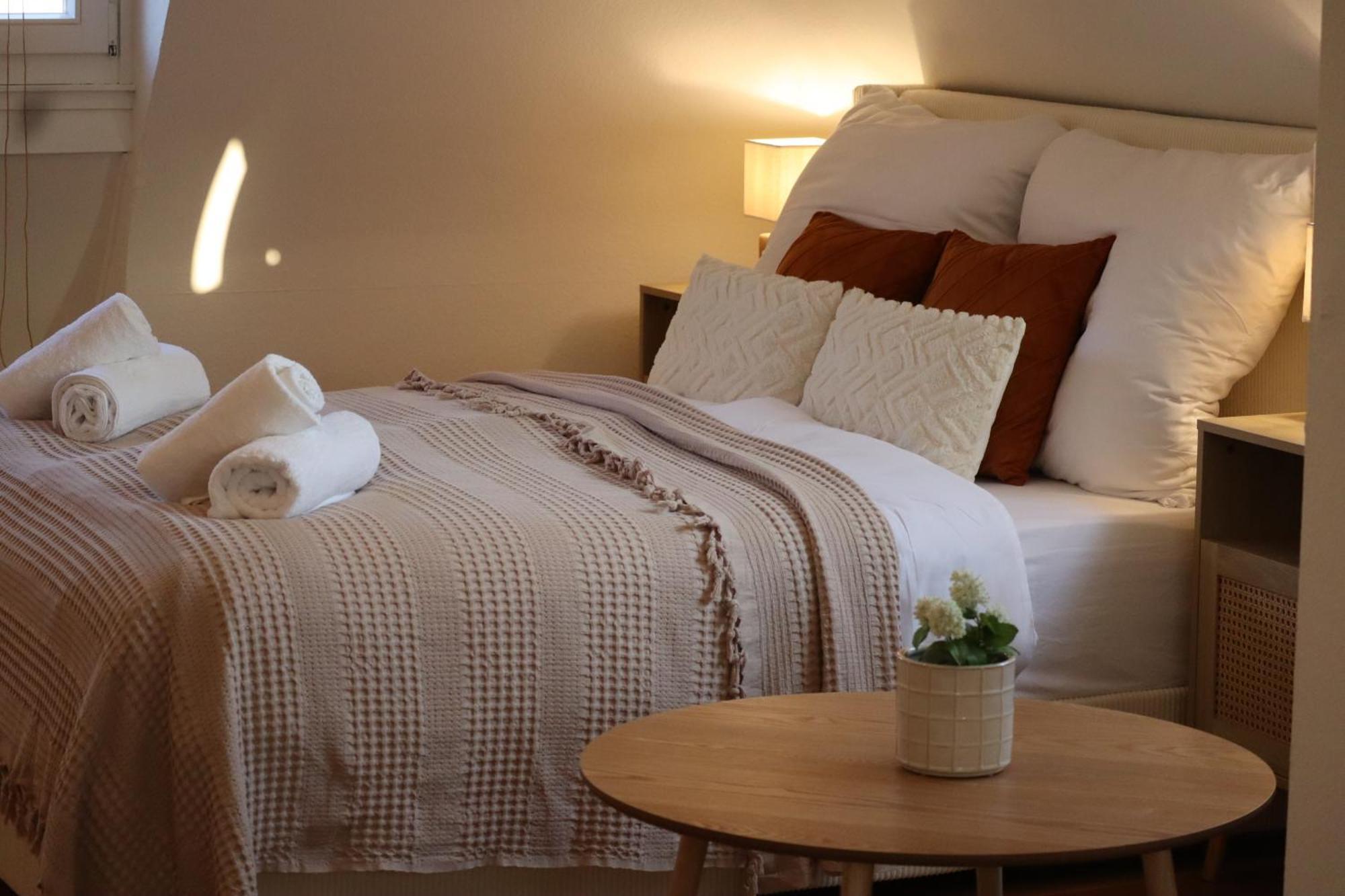Gemuetliches Boho Studio Apartment In Der Altstadt Kronbergs Kronberg im Taunus Bagian luar foto