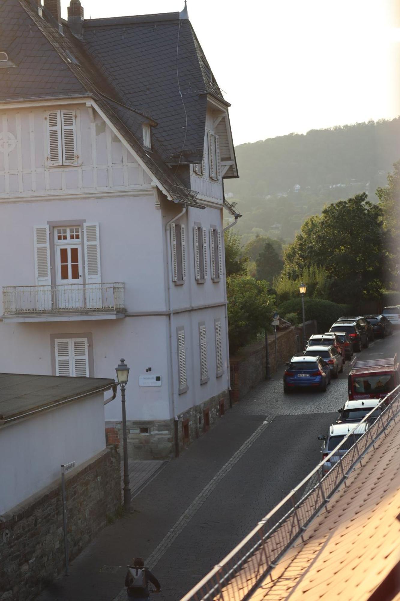 Gemuetliches Boho Studio Apartment In Der Altstadt Kronbergs Kronberg im Taunus Bagian luar foto